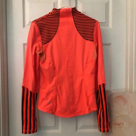 ! Lululemon Athletica Track Jacket Jackets and Outerwear Women's - Picture 3 of 5